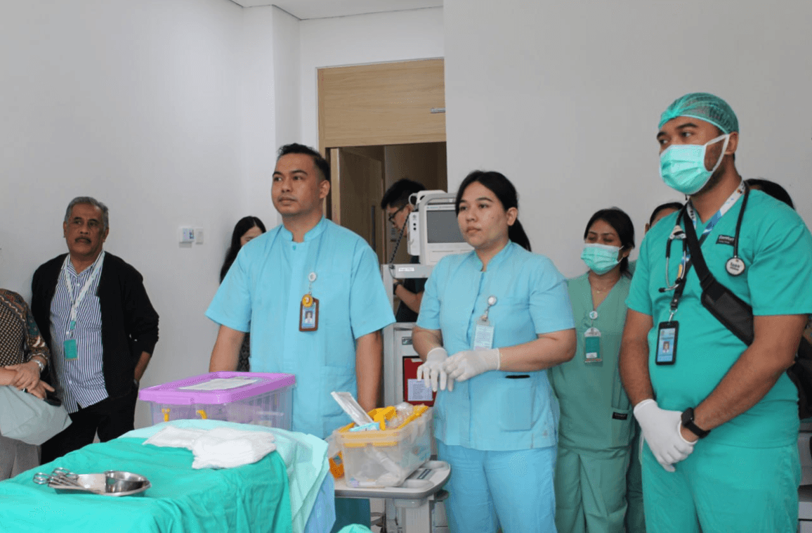 Kegiatan menekankan koordinasi lintas disiplin dalam lingkungan klinis yang menyerupai kondisi nyata