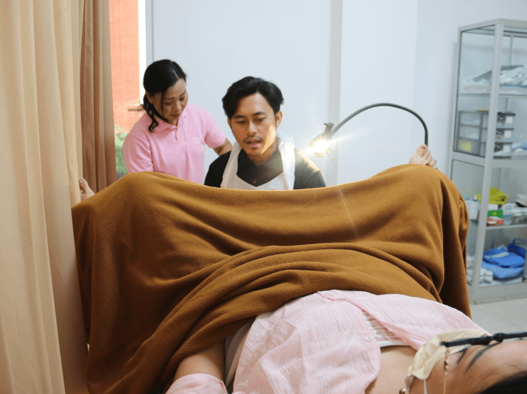 Pelaksanaan pemeriksaan IVA sebagai upaya deteksi dini kanker leher rahim