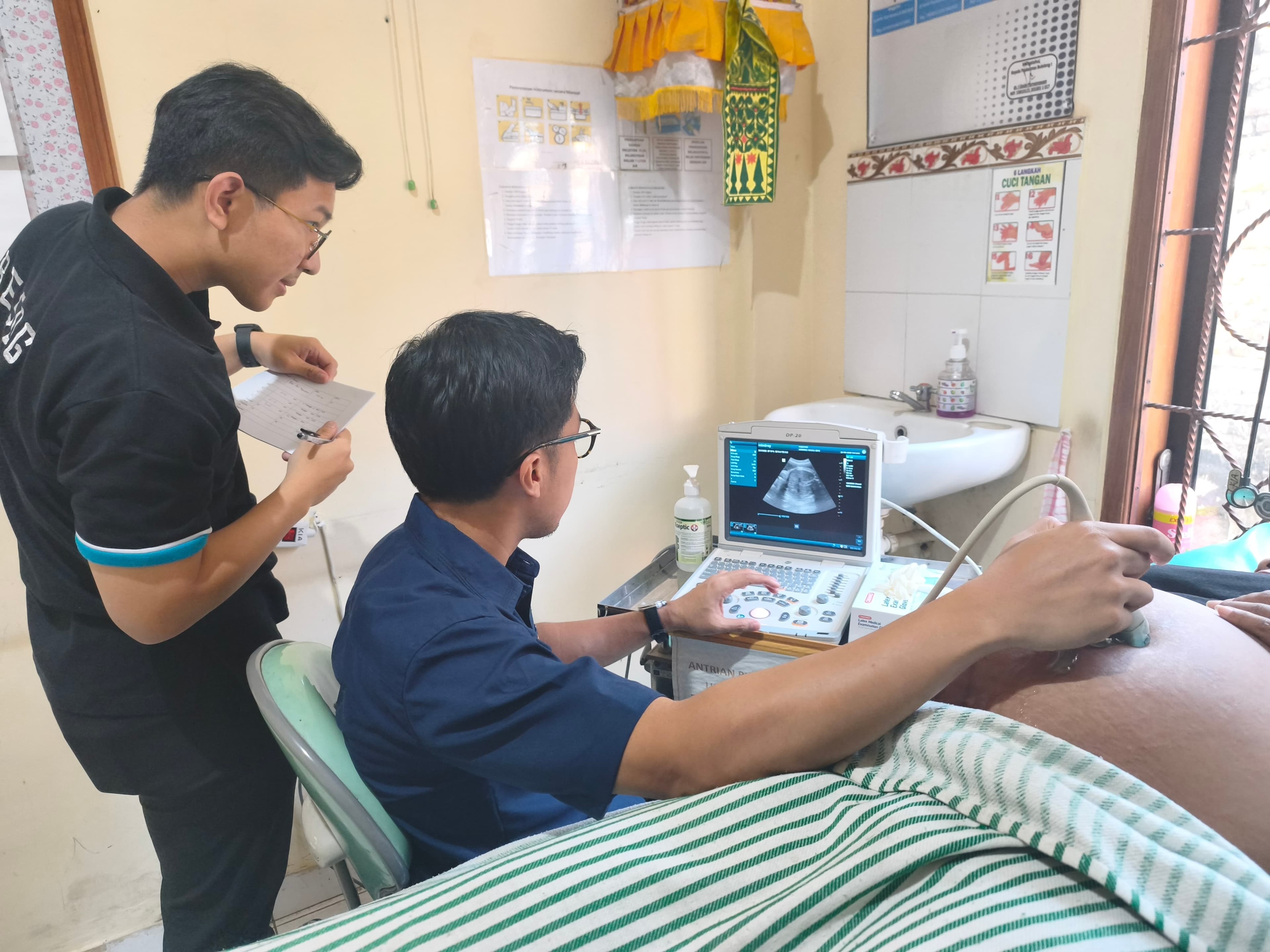 Pemeriksaan dan edukasi kesehatan ibu hamil dalam program GEMA POGI